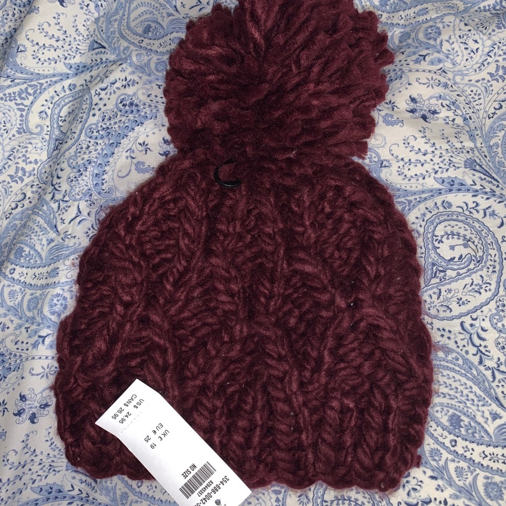 Hollister Pom Pom Hat (Never Worn)
